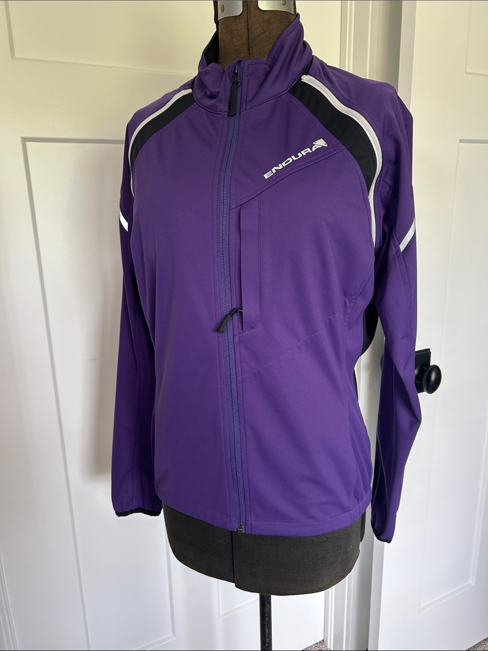Women's Purple Utility Cycling Jacket Endura size large water resistant NWOT